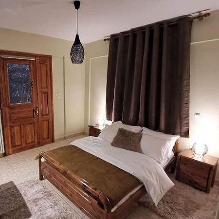Keramidaki Mini Suites 4 Kalavryta Exteriör bild