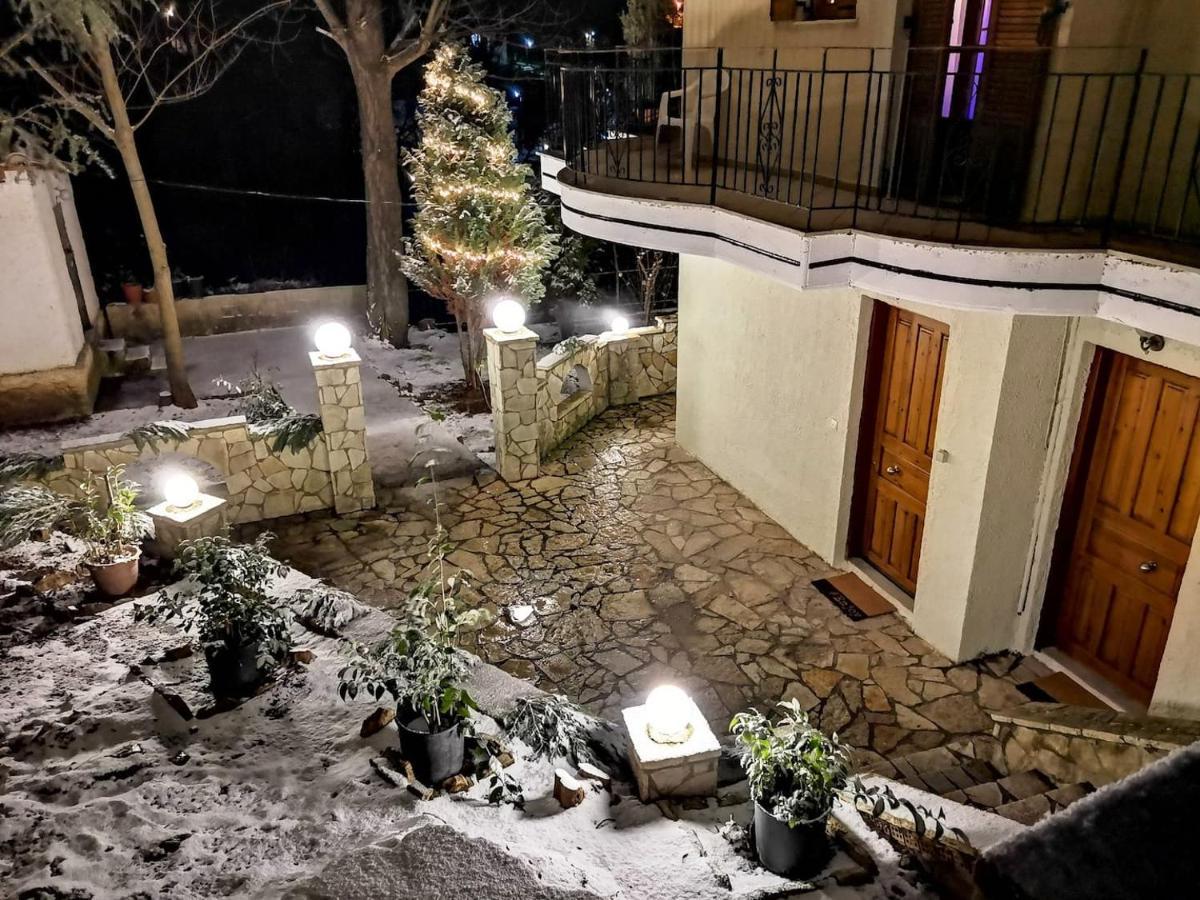 Keramidaki Mini Suites 4 Kalavryta Exteriör bild